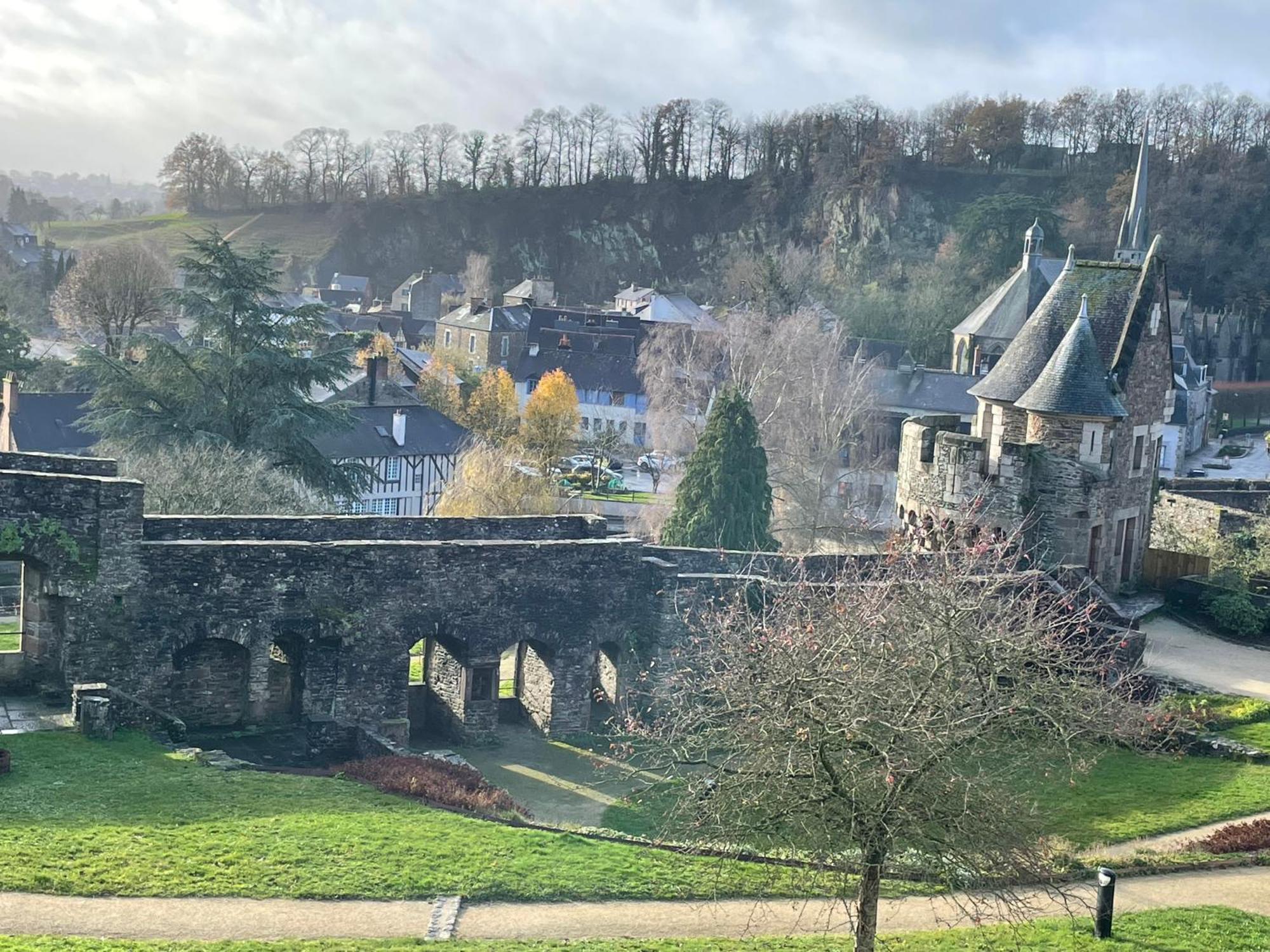 Le Relais Medieval Fougères 外观 照片