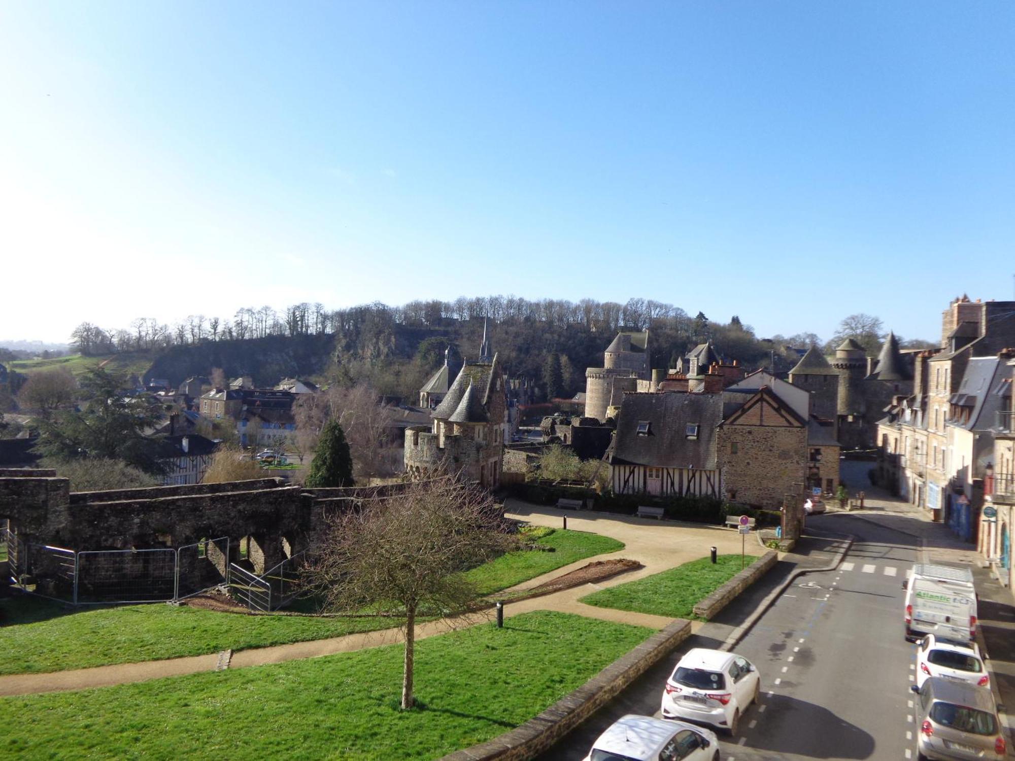 Le Relais Medieval Fougères 外观 照片