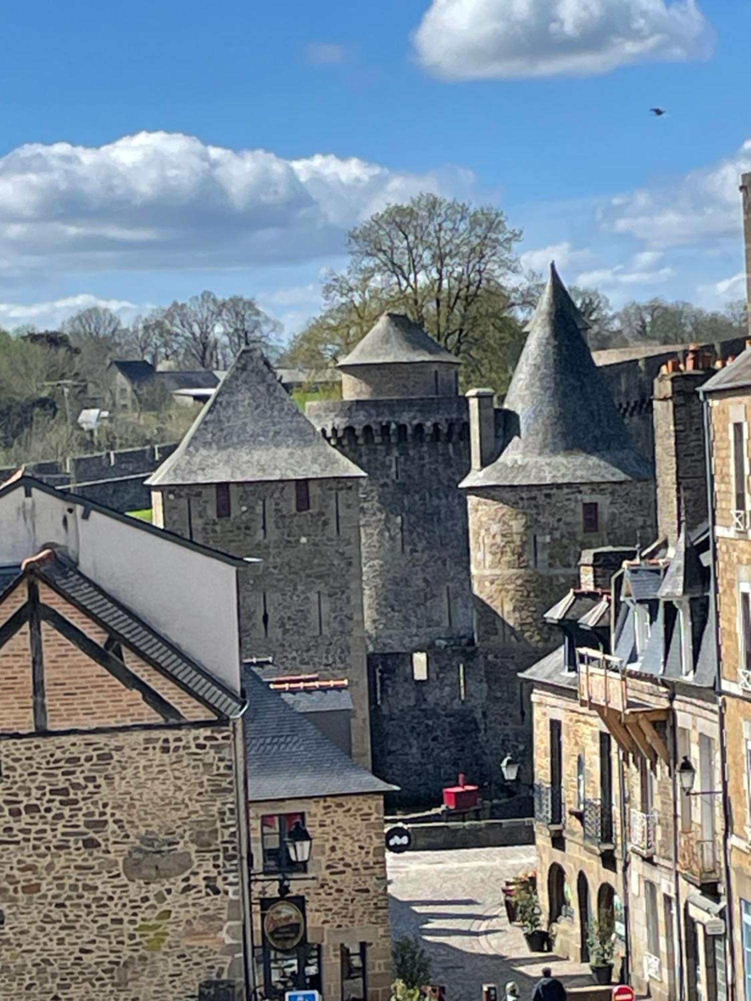 Le Relais Medieval Fougères 外观 照片
